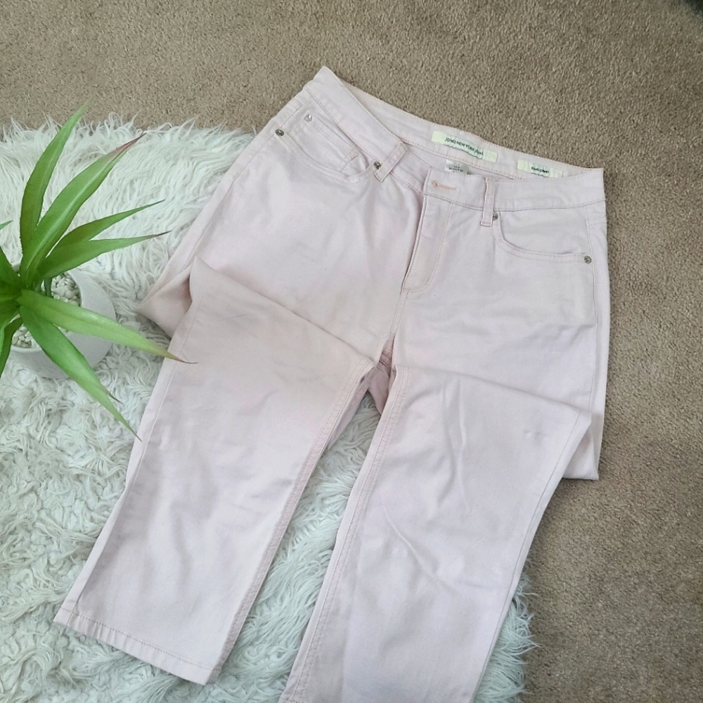 Light pink capri cropped jeans